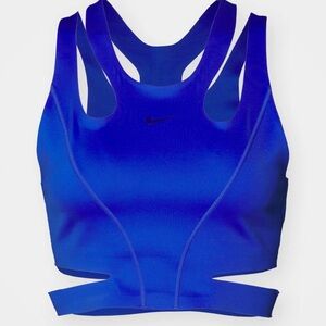 Nike Performance
CITY READY - High support sports bra - hyper royal